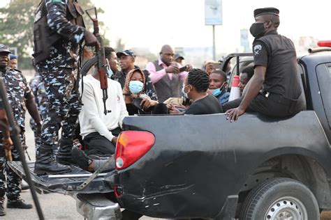 De Lekki Tollgate Protesten: Een Woede-uitbarsting van Verontwaardiging en Hoop