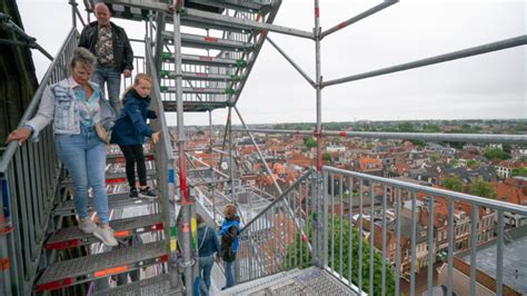 De Rote Erde: Een Monumentale Klim naar Duurzaamheid in Berlijn